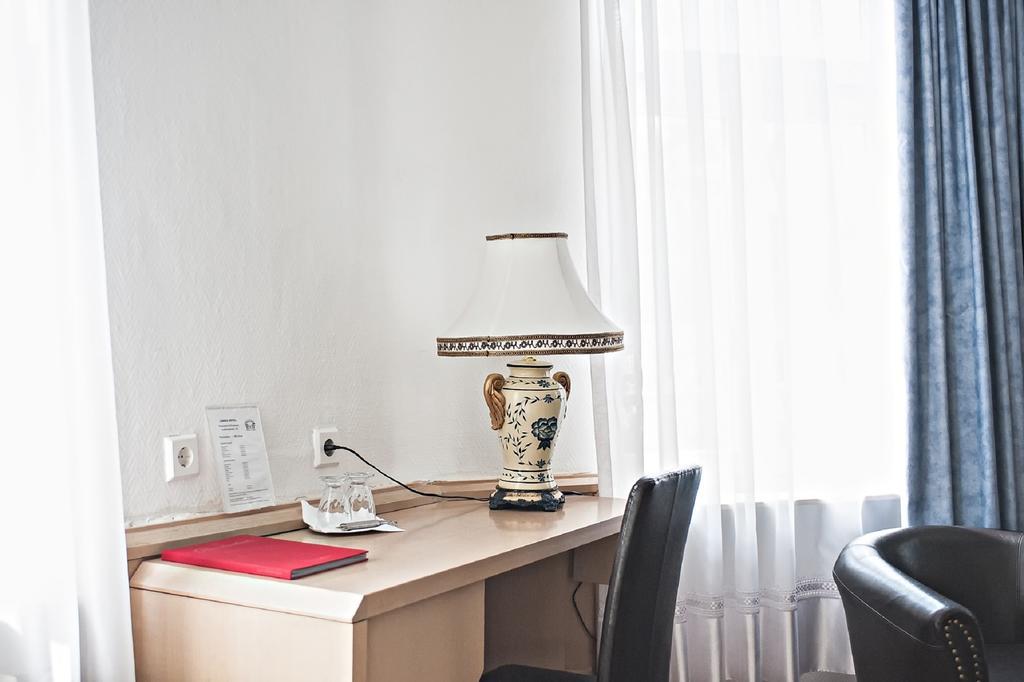 Loewen Hotel Offenbach am Main Room photo